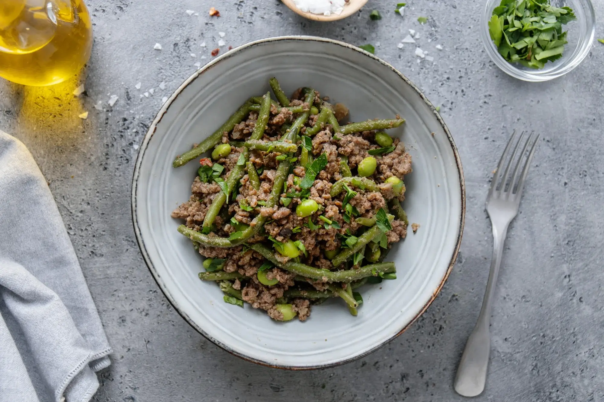 Crispy green beans in air fryer, perfectly roasted.