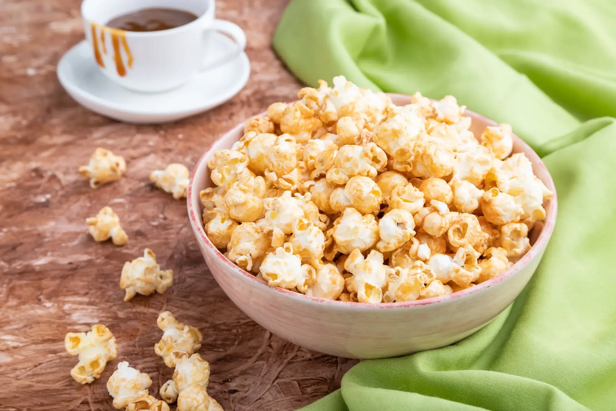 Freshly popped popcorn in air fryer, light and crispy.