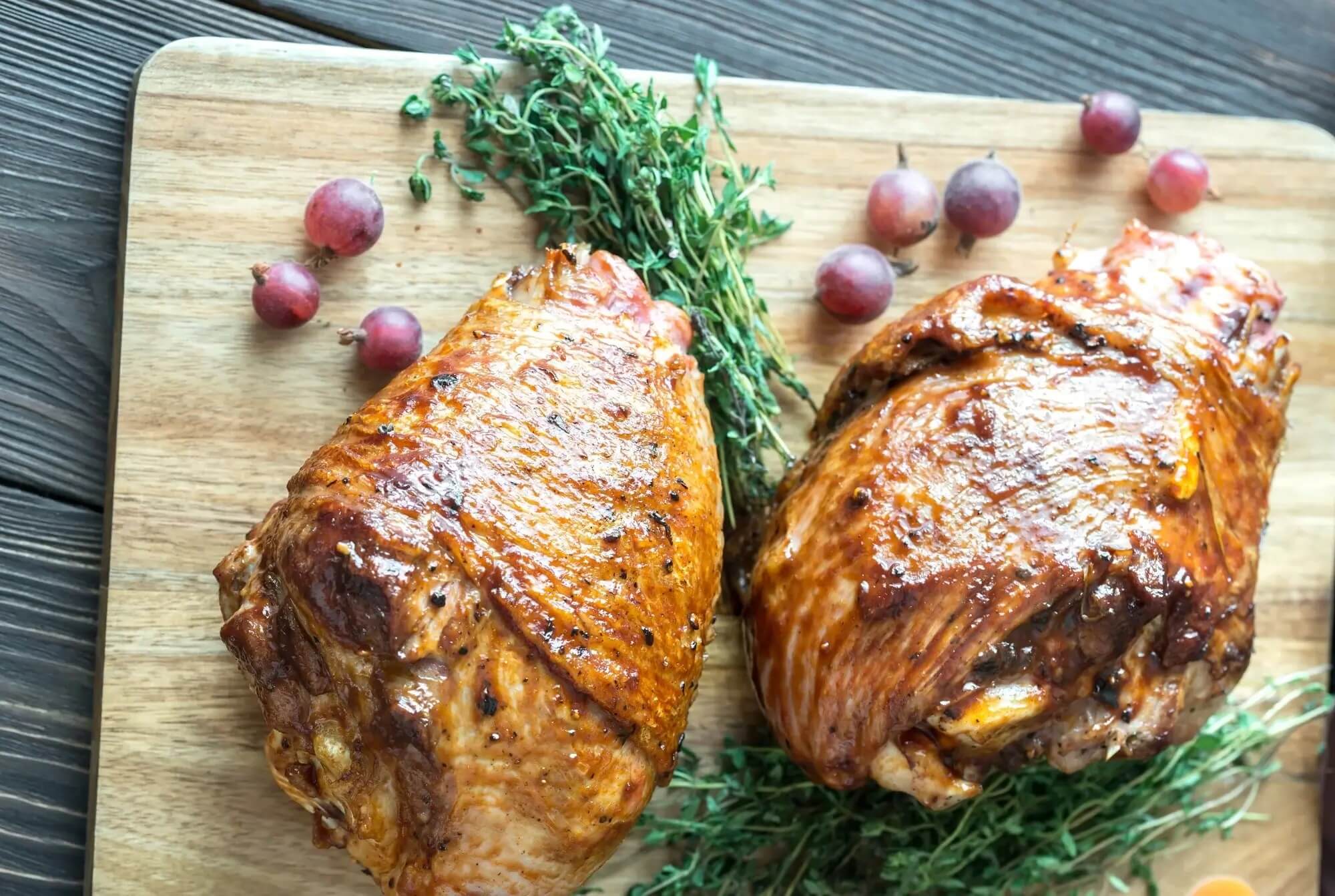 Crispy turkey drumsticks in air fryer, cooked to perfection.